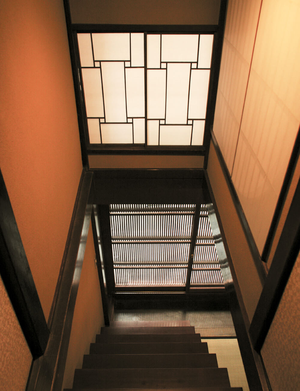 町屋金沢菊乃やの階段